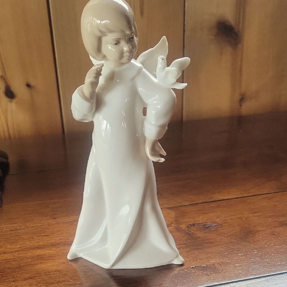 Marianne White Accent Decor Figurine with Dove